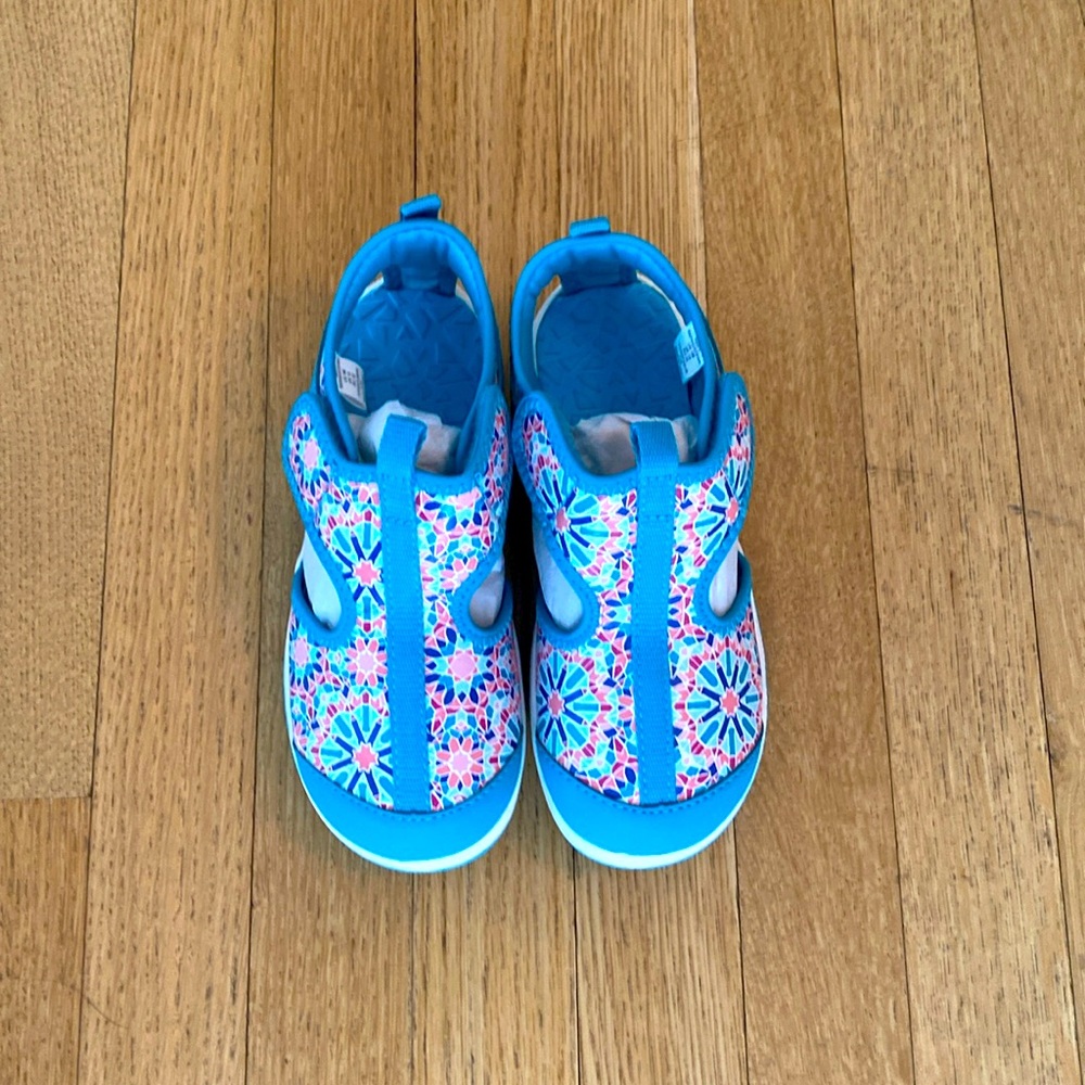 Lands’End Girls Open Wide Closed Toe Water Sandal NIB US size 1